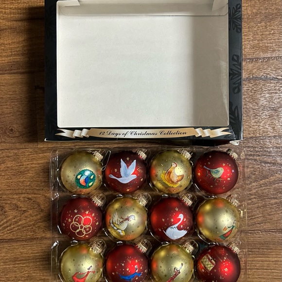 The Christmas Shoppe~ 12 Days Of Christmas Red & Gold Round Ornaments (New) - Picture 3 of 10